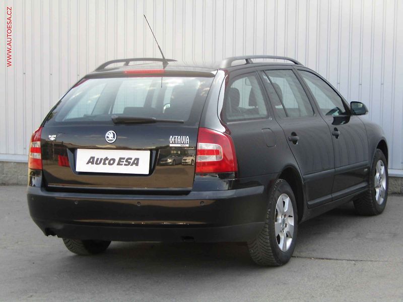 Škoda Octavia (2009) 1.6 MPi, AC, výhřev sed - fotka 4 z 15