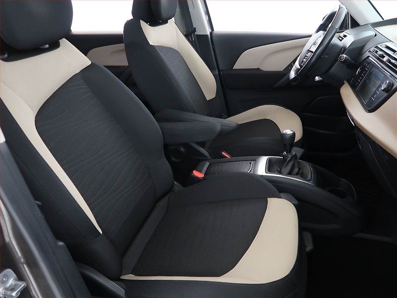 Citroën C4 Picasso (2017) 1.6 BlueHDi, Navi, Tempomat - fotka 9 z 18