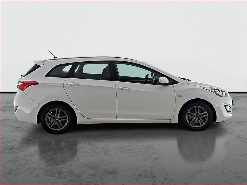 Hyundai i30 (2014) 1.6 MPI, Tempomat - fotka 6 z 16