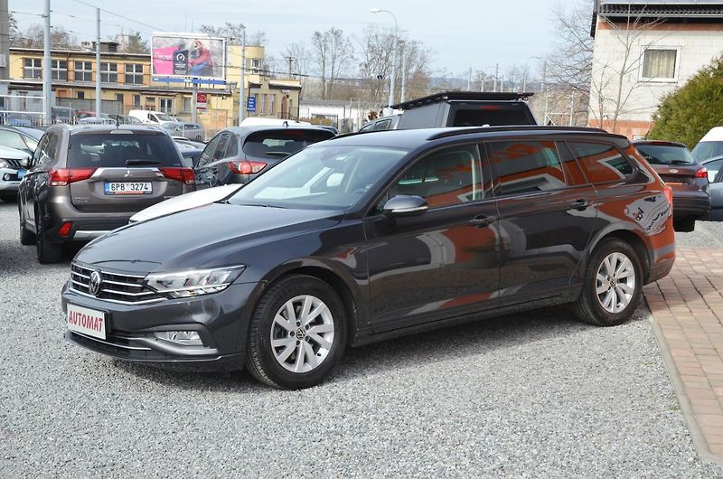 Volkswagen Passat (2021) 2.0 TDi DSG / LED / 74.300km  - fotka 3 z 35
