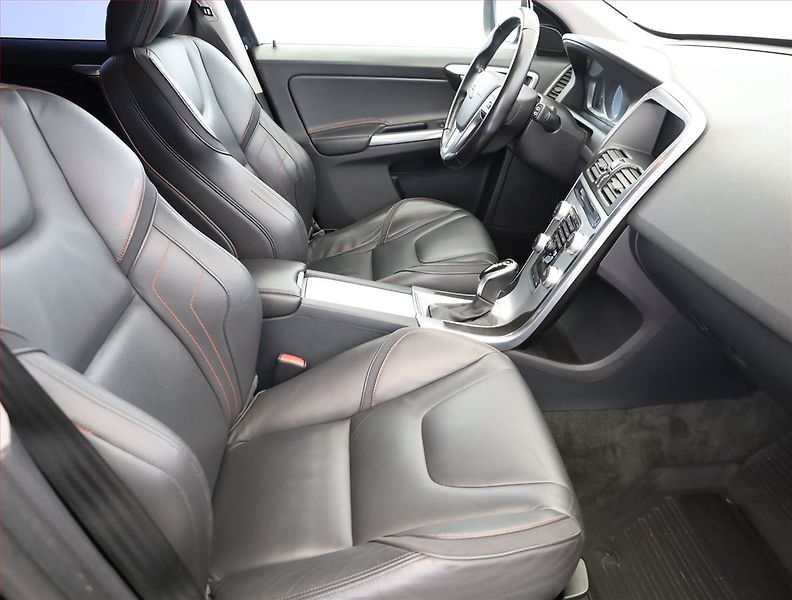 Volvo XC60 (2015) Ocean Race D4, Automat - fotka 7 z 16