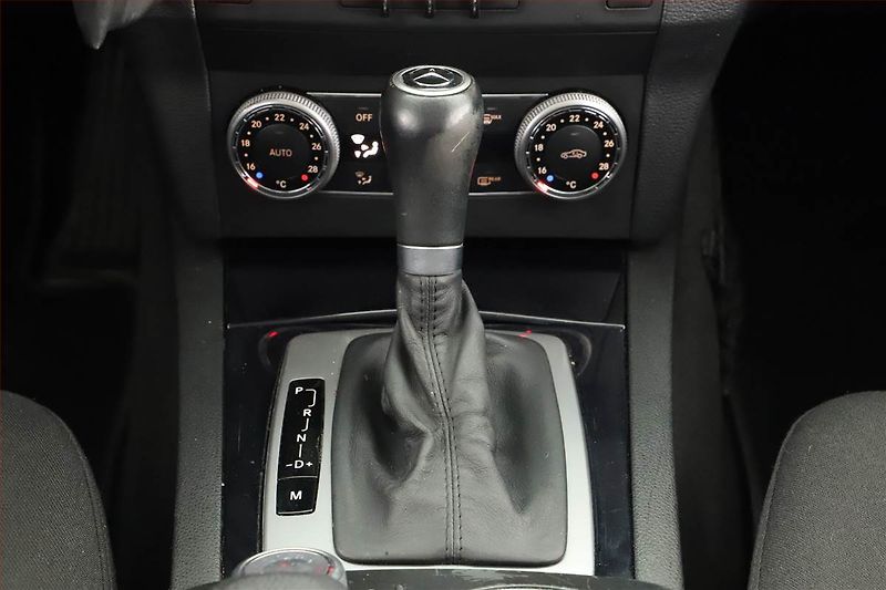 Mercedes-Benz GLK (2009) 350 CDI, 4X4, Automat - fotka 11 z 15