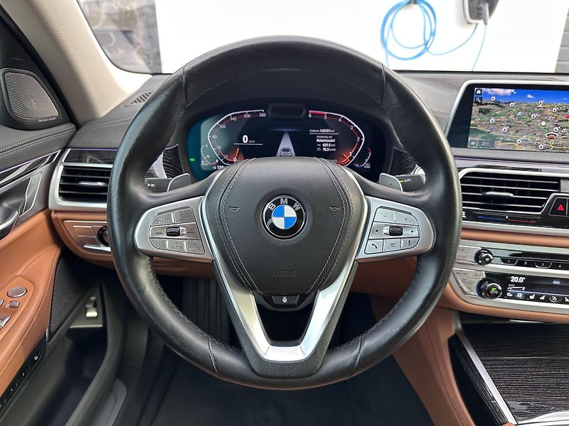 BMW Řada 7 740d xDrive, Masáže, Nezávislé - fotka 10 z 29