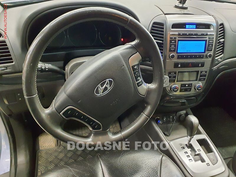 Hyundai Santa Fe (2010) 2.2 D 4x4, 1.maj,ČR, AT - fotka 3 z 3