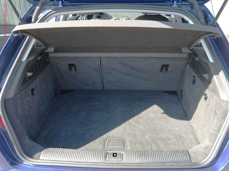 Audi A3 (2016) 1.6 TDi, Navi, AC - fotka 7 z 20