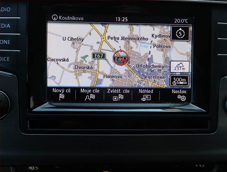 Volkswagen Golf (2013) Highline 1.2 TSI, Navi - fotka 13 z 19