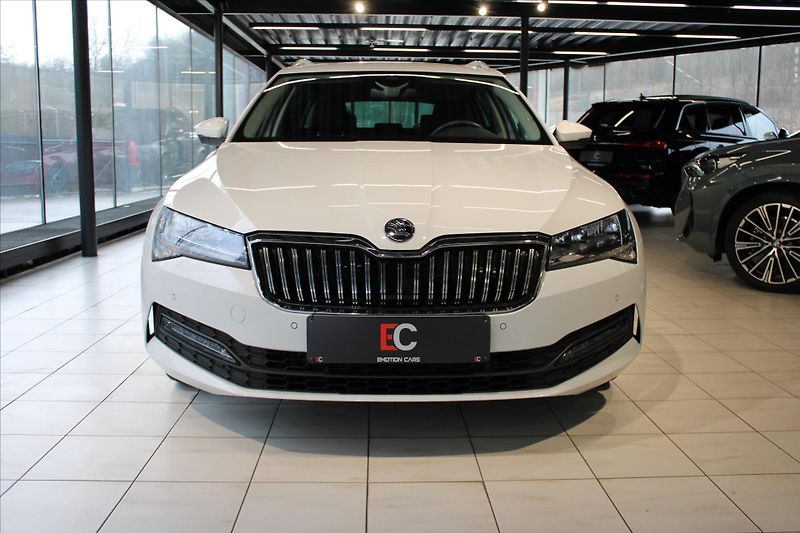Škoda Superb TDi DSG Combi LED/DPH - fotka 2 z 27