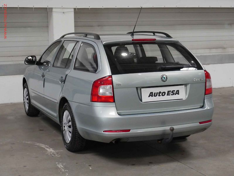 Škoda Octavia (2011) 1.6TDi, AC, el. výbava - fotka 4 z 13