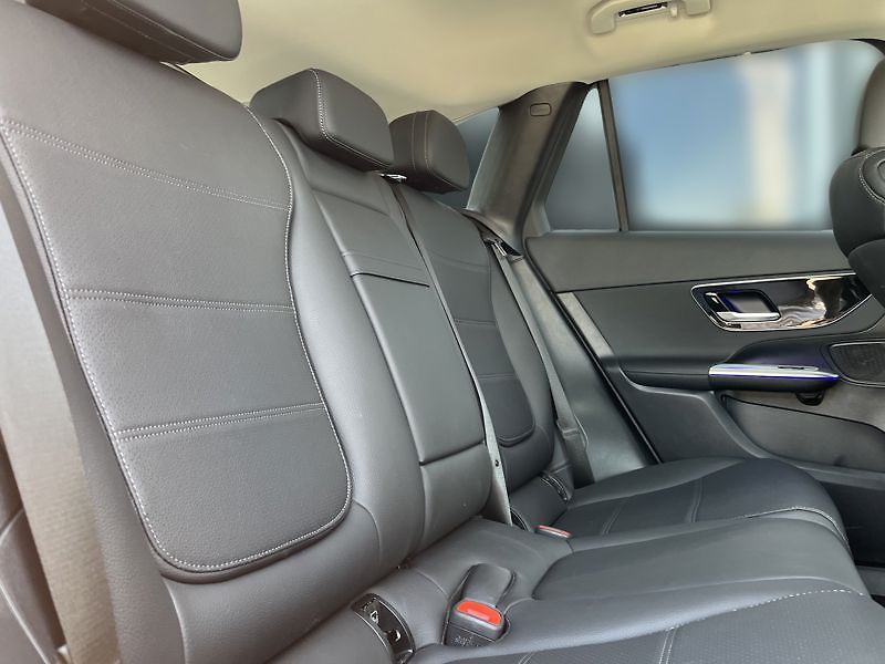 Mercedes-Benz GLC SUV 220d 4MATIC Avantgarde - fotka 20 z 21