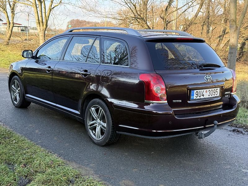 Toyota Avensis (2007) T25 2.0 D4D 93kw - fotka 3 z 17