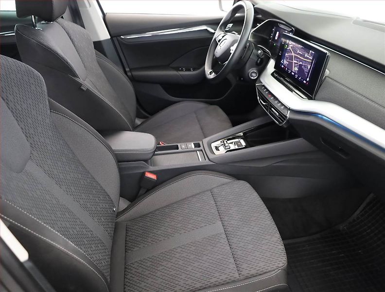 Škoda Octavia (2023) Style Plus 2.0 TDI - fotka 7 z 17