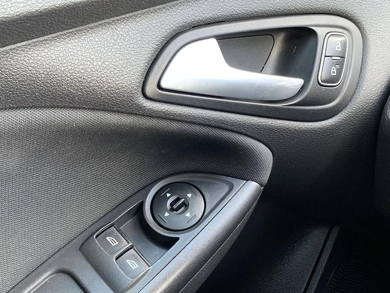 Ford Focus 1.6i PŮVOD ČR odp.DPH ZADÁNO - fotka 12 z 36