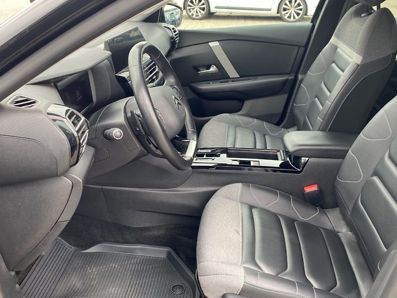 Citroën C4 (2022) 1,2 (114kW) Aut  BA - fotka 11 z 38