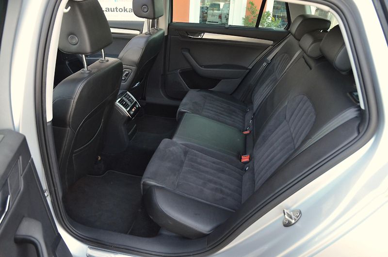 Škoda Superb (2017) 1.8 TSi DSG STYLE / ČR / PANO - fotka 13 z 46