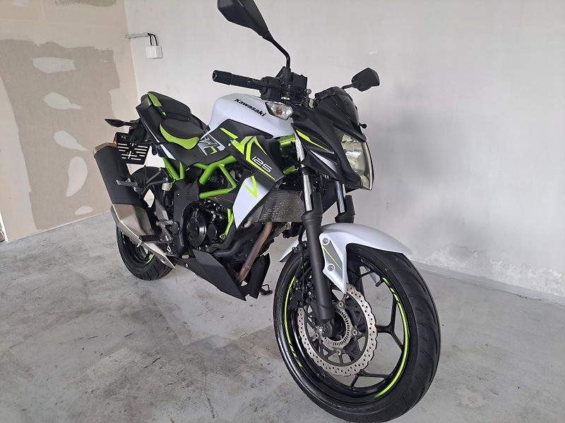 Kawasaki Z 125 ABS - fotka 2 z 14
