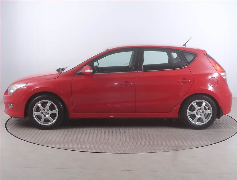 Hyundai i30 (2011) 1.6 CVVT, nová STK - fotka 3 z 14