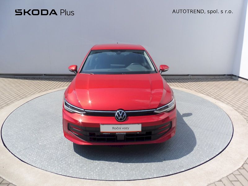 Volkswagen Golf (2025) People 1,5 TSI 85kW - fotka 4 z 26