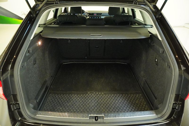 Škoda Superb - fotka 27 z 36