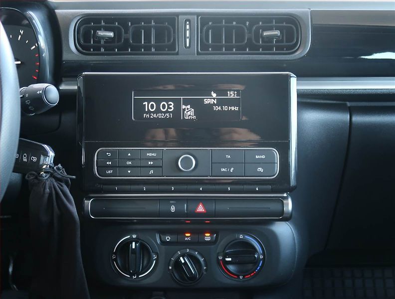 Citroën C3 (2018) 1.2 PureTech, ČR,1.maj - fotka 12 z 17