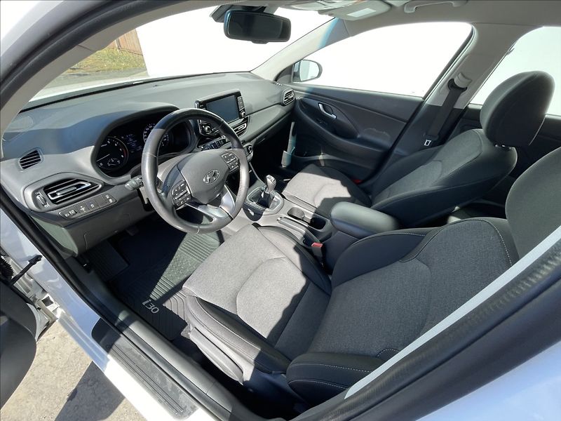 Hyundai i30 1,5 T-GDI Combi Family Smart - fotka 5 z 22