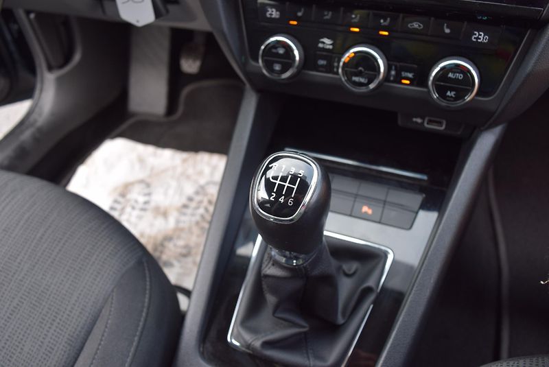 Škoda Octavia (2020) 1.5TSI 110kw STYLE LED KAM APP - fotka 37 z 47