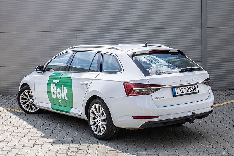 Škoda Superb - fotka 7 z 35