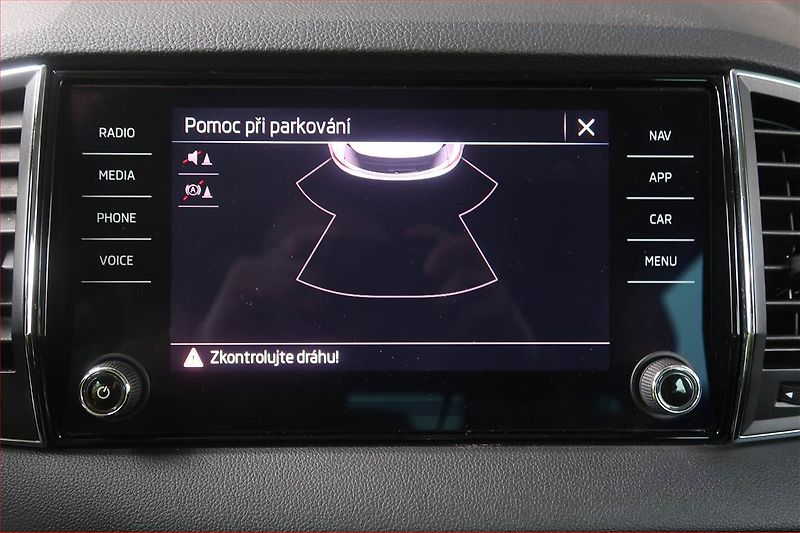 Škoda Karoq (2023) 2.0 TDI, Navi, Tempomat - fotka 13 z 15