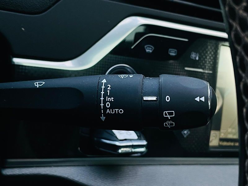 Citroën Grand C4 Picasso 2.0HDi MAN 7MÍST KAMERY TAŽNÉ - fotka 45 z 60