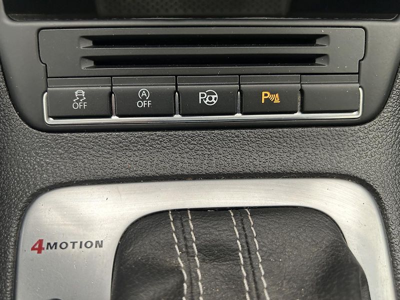 Volkswagen Tiguan 2.0 TDI 4x4 CUP - fotka 23 z 26