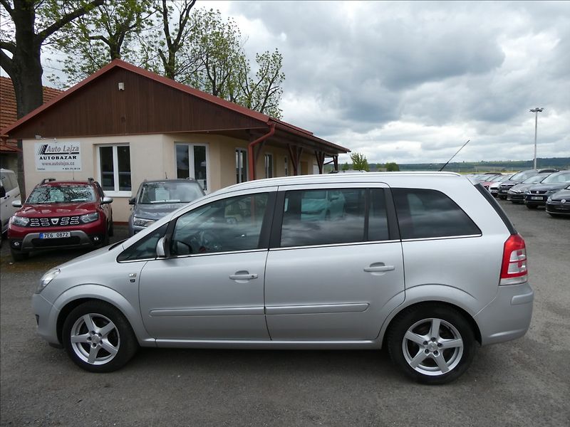 Opel Zafira 1,8 i 16V klima, závěs - fotka 5 z 38