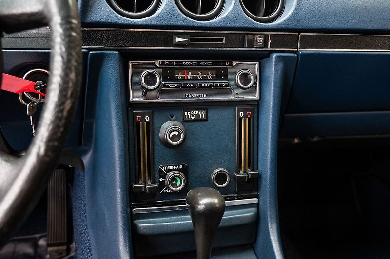 Mercedes-Benz SL - fotka 10 z 18