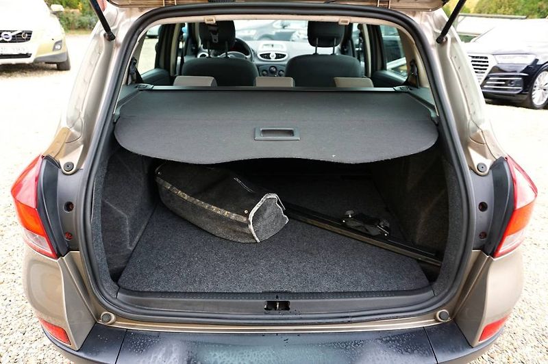 Renault Clio (2009) 1,2 16V 55 kW - fotka 10 z 33