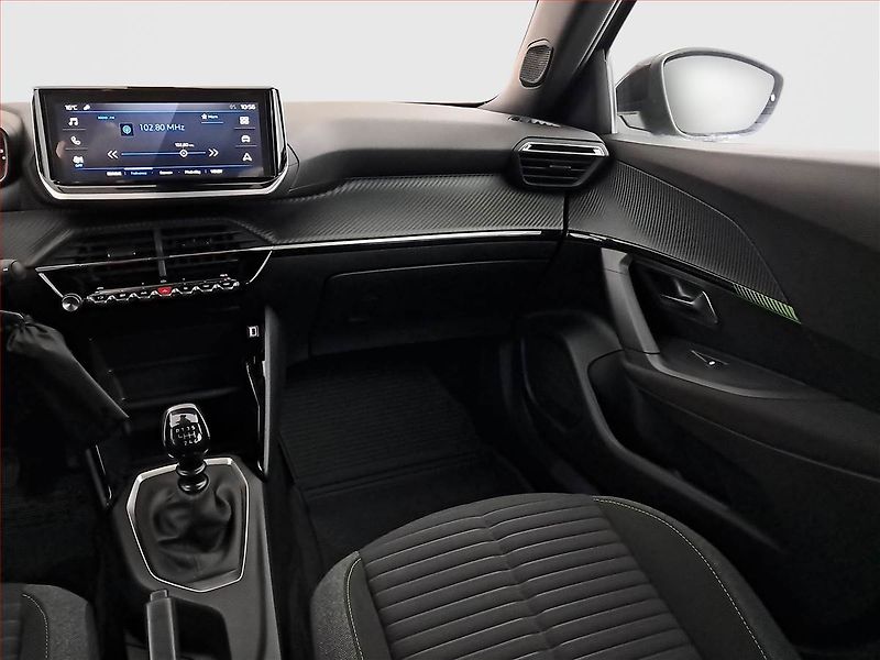Peugeot 2008 (2024) Active 1.2 PureTech - fotka 8 z 18