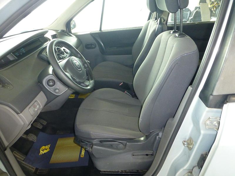 Renault Scénic (2003) 1,6 16V-83KW**DIGI**ALU**TAŽNÉ - fotka 11 z 25