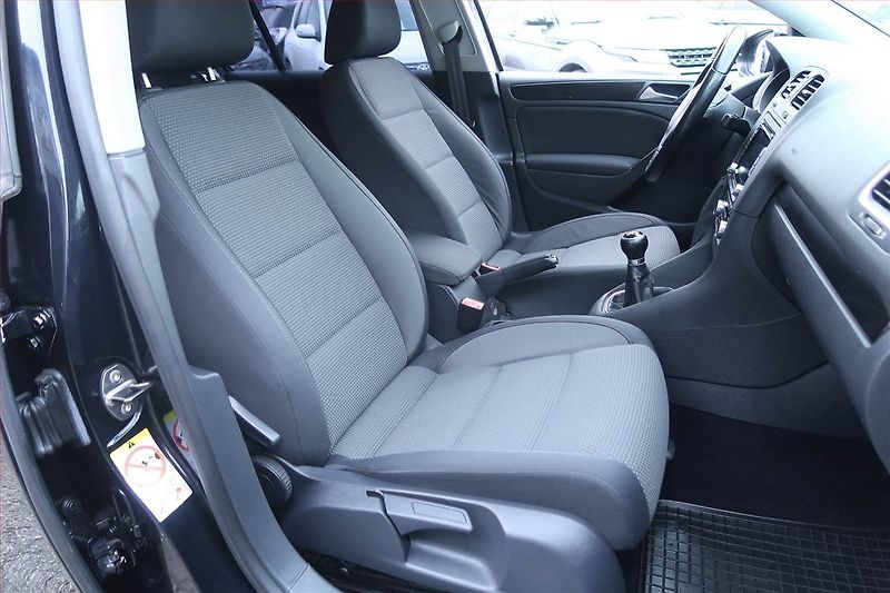 Volkswagen Golf (2009) 1.6 TDI, Tempomat - fotka 9 z 19