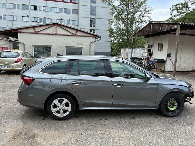 Škoda Octavia 2.0 TDi DSG STYLE PLUS 110 kW - fotka 4 z 25