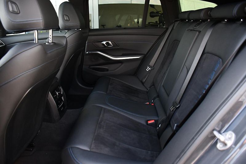 BMW Řada 3 320d xDrive MSPORT ČR 3LZÁRUKA - fotka 20 z 46