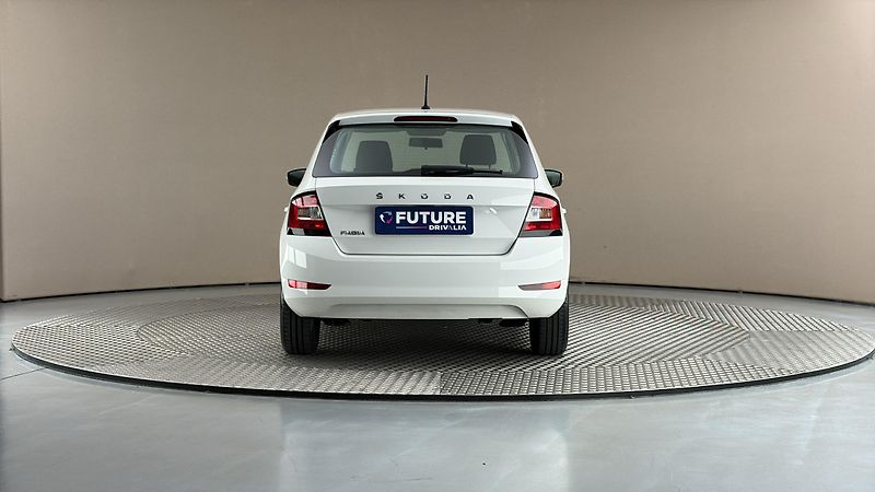 Škoda Fabia 1.0 TSI Active - fotka 5 z 23