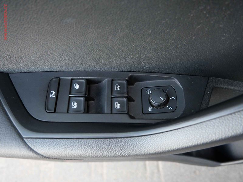 Škoda Karoq (2021) 1.5 TSi, ČR, SportLine - fotka 16 z 27