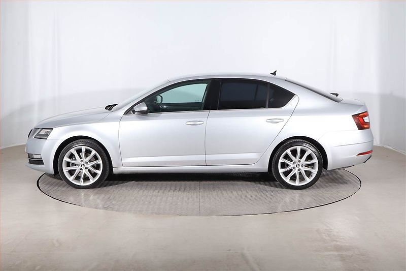 Škoda Octavia (2018) Style 1.8 TSI, 4X4, Automat - fotka 3 z 28