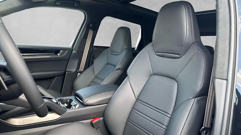 Porsche Cayenne Turbo E-Hybrid - fotka 16 z 25