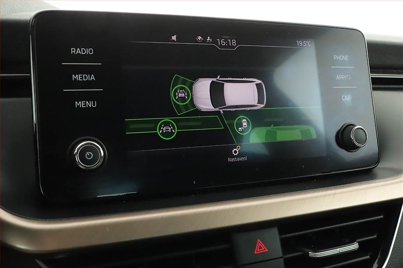 Škoda Scala (2019) 1.5 TSI, ČR - fotka 17 z 21