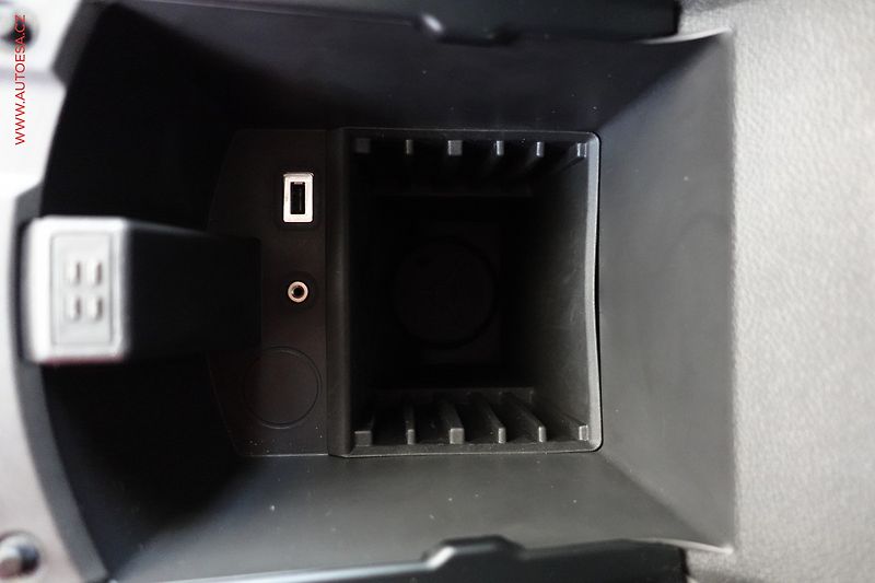 Ford Kuga (2013) 2.0TDCi 4x4, AT, park.čidla - fotka 19 z 22
