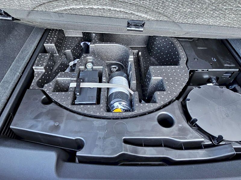 Audi Q8 (2025) 50 TDI 210kW quattro - fotka 24 z 29