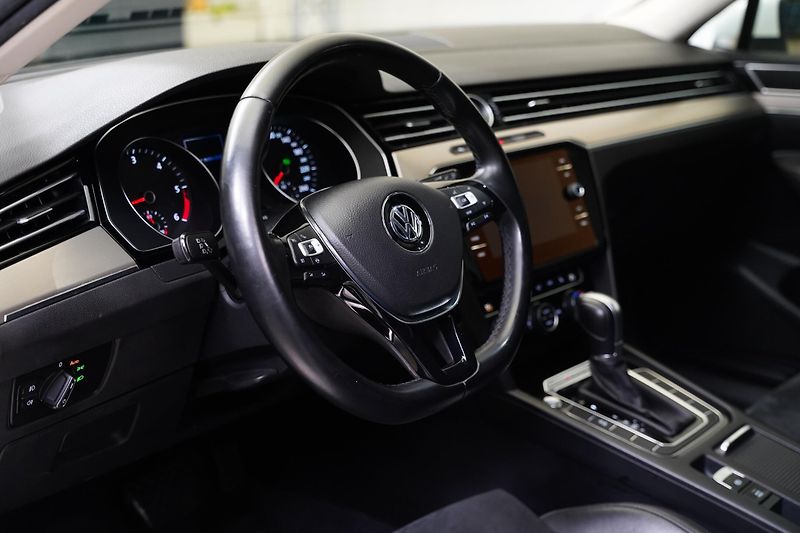 Volkswagen Passat - fotka 14 z 25