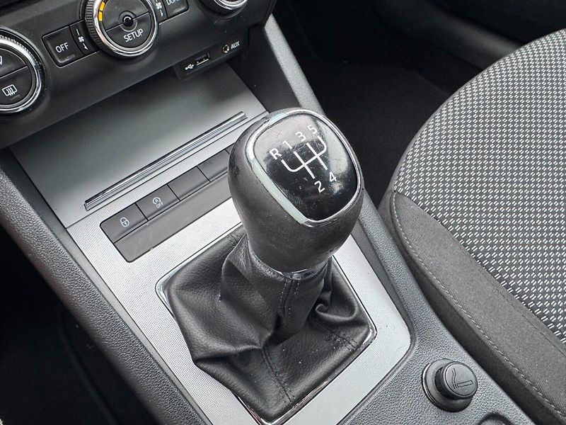 Škoda Octavia (2014) 1,6 TDI 77 KW STK - fotka 32 z 49