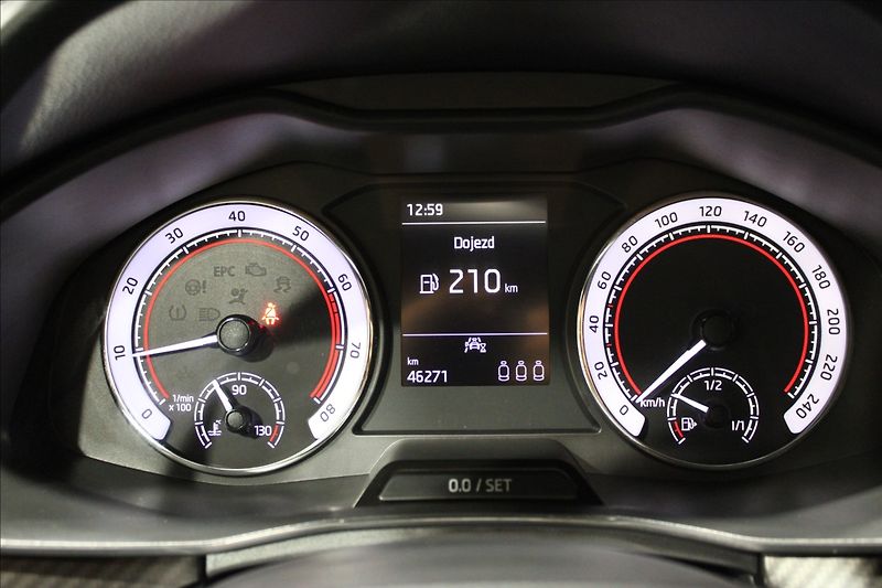Škoda Kamiq 1,5 TSI 110kw MC 1.maj CZ - fotka 22 z 32