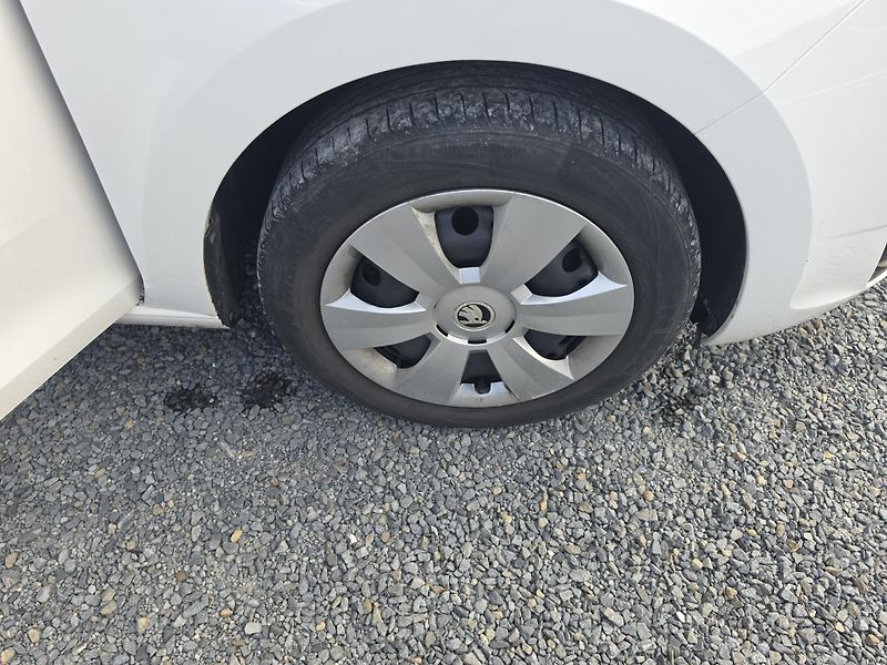 Škoda Rapid 1.0 TSi 64tkm - fotka 6 z 17