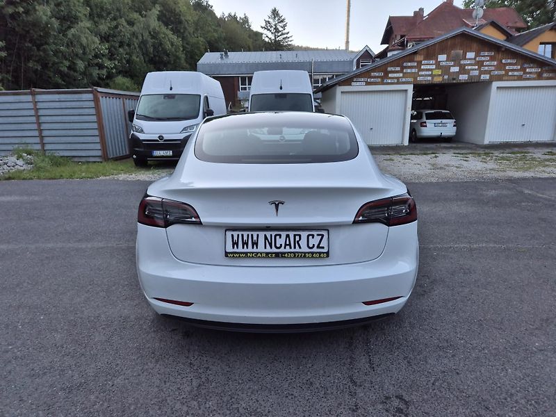 Tesla Model 3 STANDART RANGE 239w SOH 96,5% - fotka 8 z 48