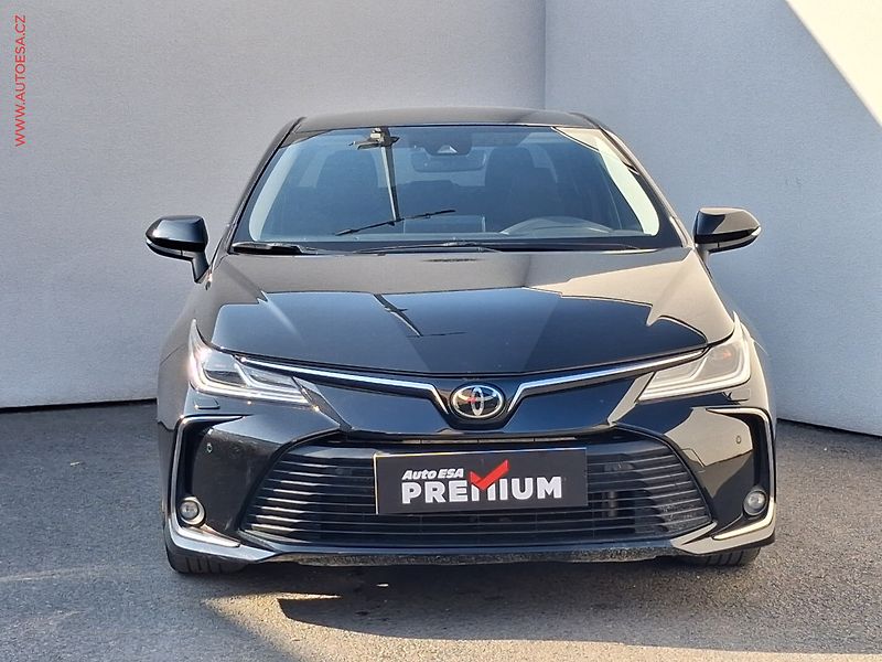 Toyota Corolla (2022) 1.5 i, 2.maj,ČR, Comfort, AT - fotka 2 z 16